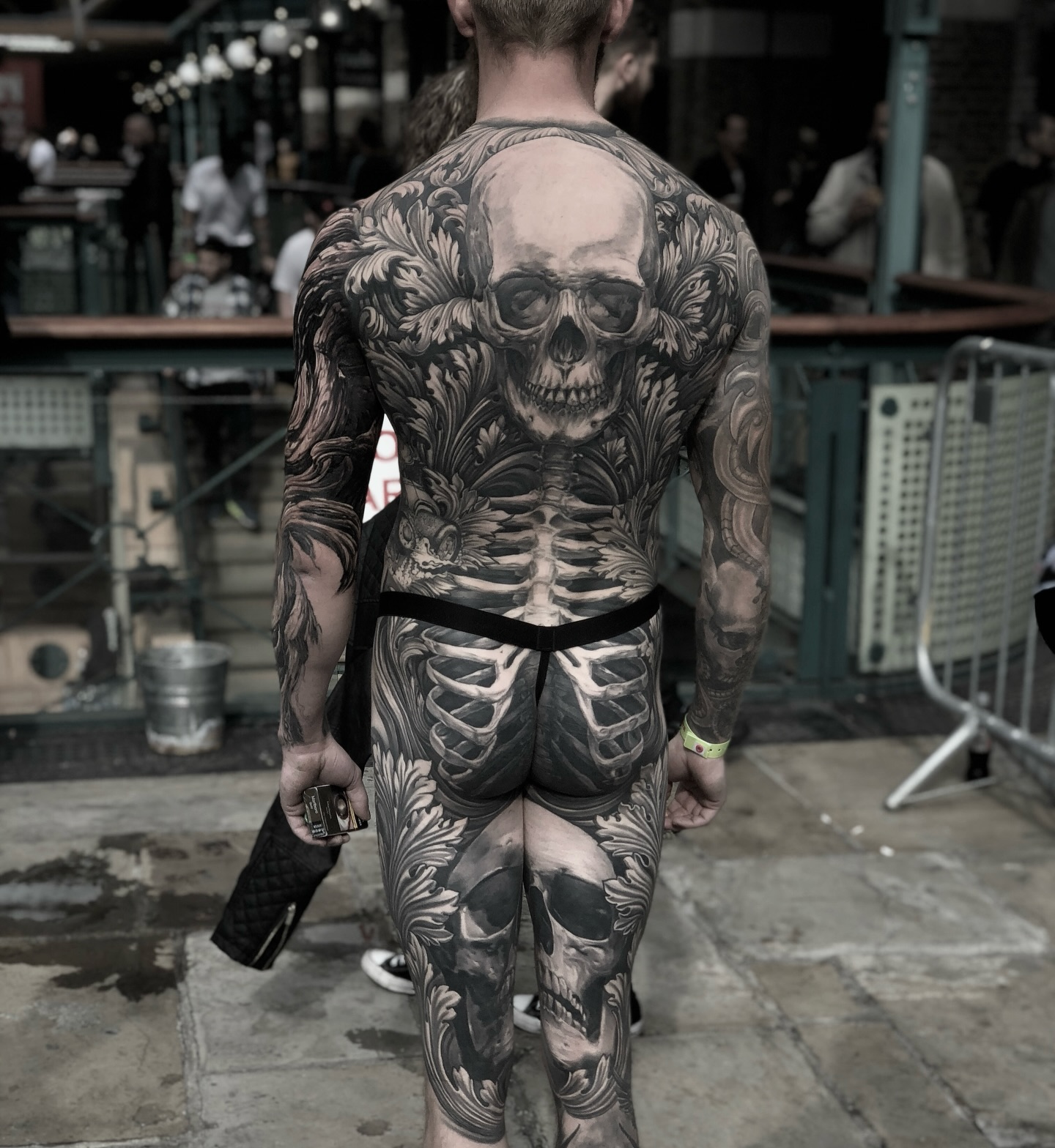 Memento Mori — tatovering fra Mads Thill, Flid Tattoo Roskilde